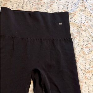 Branwyn Compressive Leggings 28” Size Large